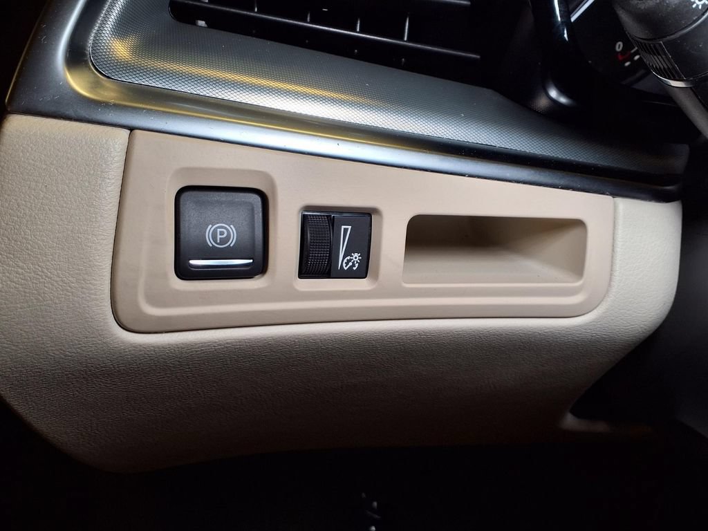 Certified 2023 Cadillac XT5 Premium Luxury FWD image 12