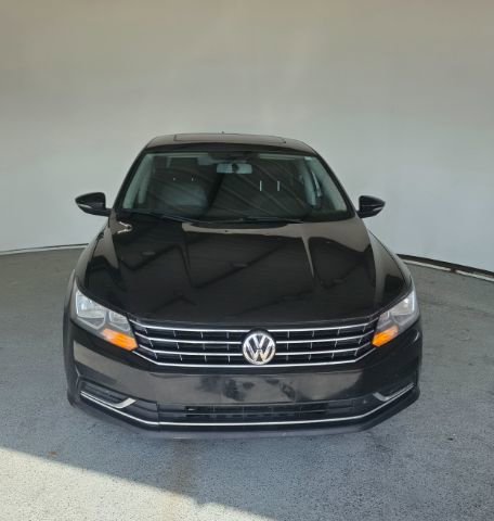 Used 2019 Volkswagen Passat Wolfsburg Edition FWD image 1