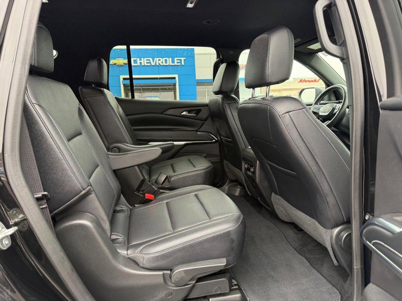 Used 2025 Chevrolet Traverse LT image 12