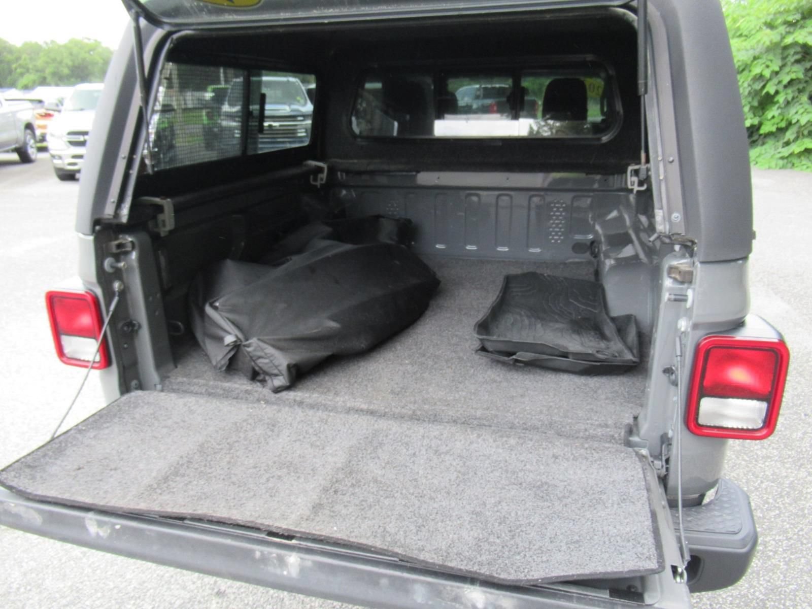 Used 2021 Jeep Gladiator Mojave w/ Trailer Tow Package AWD/4WD image 10