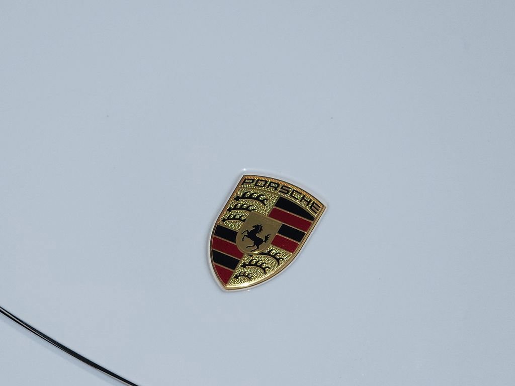 Used 2021 Porsche 718 Cayman image 11