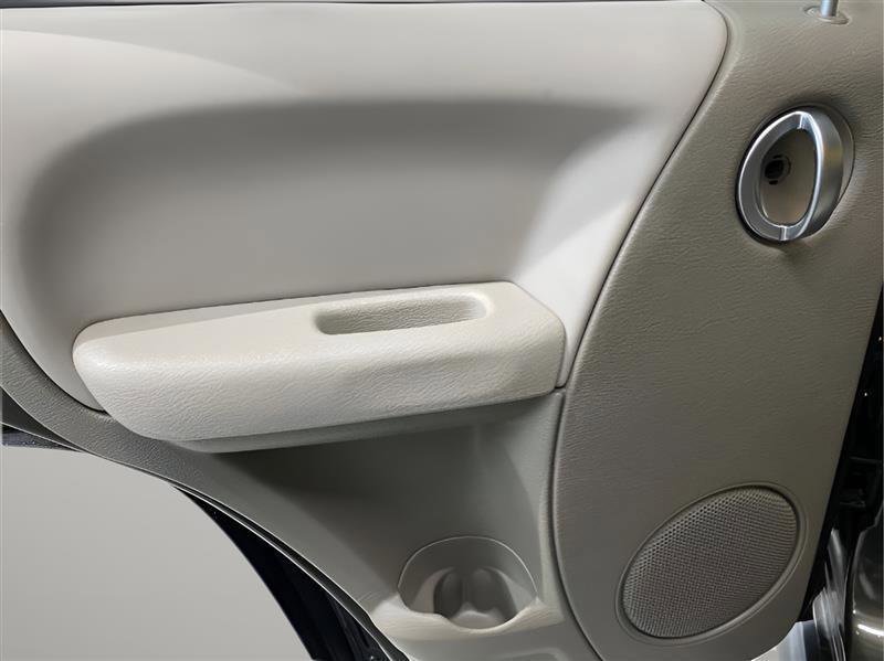 Used 2005 Jeep Liberty Limited image 27