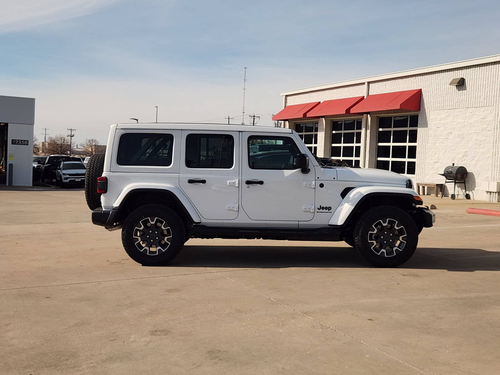 New 2026 Jeep Wrangler Unlimited Sahara AWD/4WD image 7