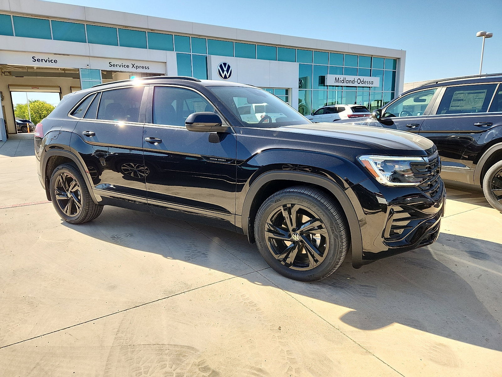 New 2026 Volkswagen Atlas Cross Sport SEL R-Line AWD/4WD image 8