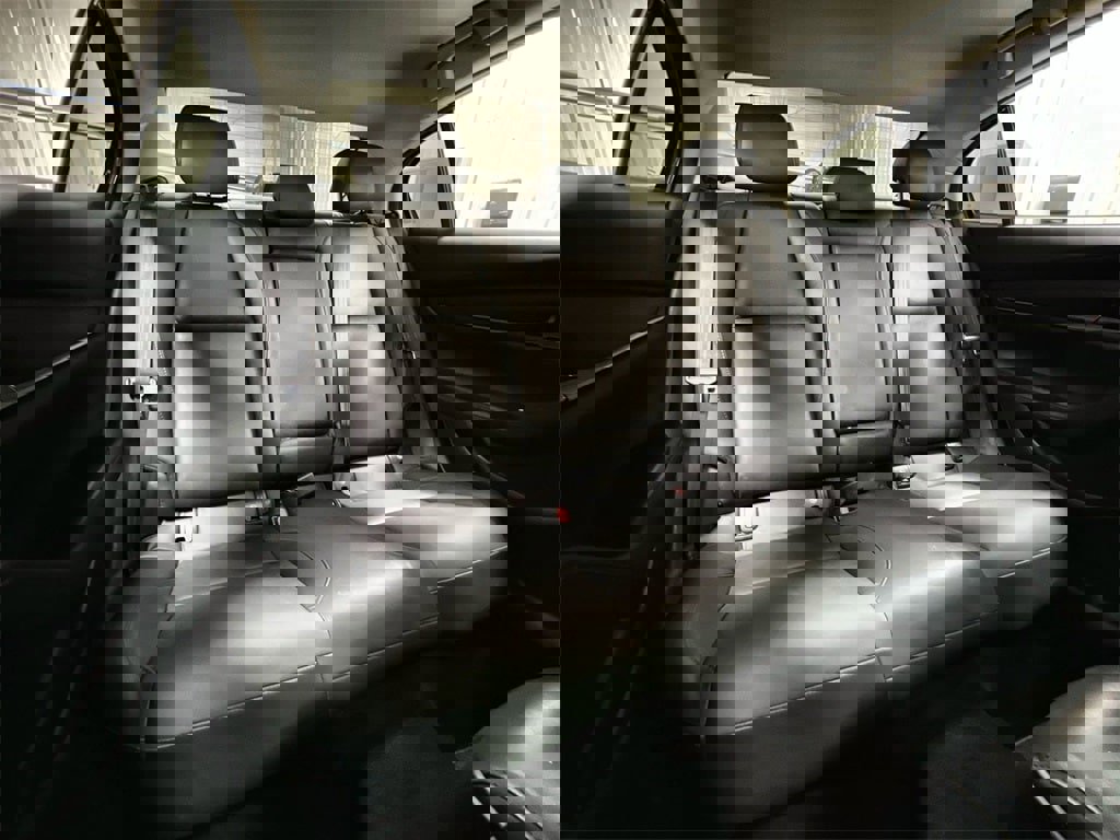 Used 2022 MAZDA MAZDA3 s image 23