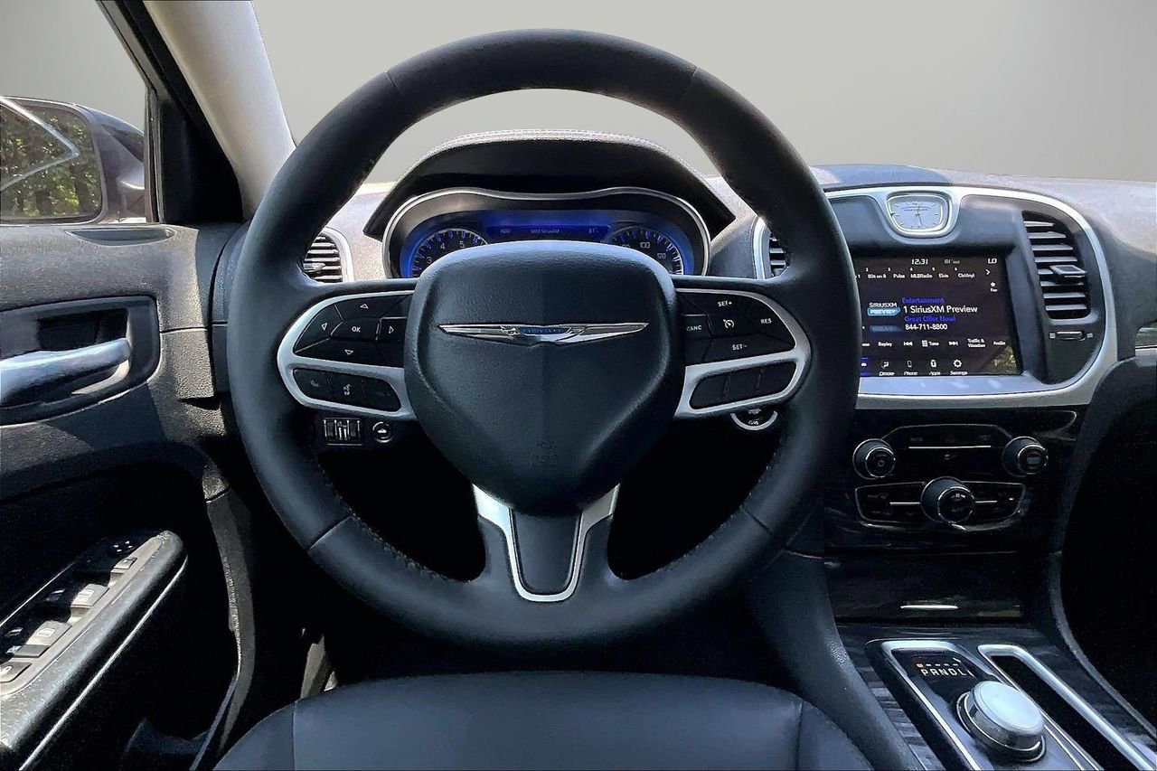 Used 2022 Chrysler 300 Touring w/ Sport Appearance Package RWD image 11
