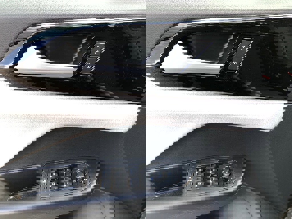 New 2025 Volkswagen Taos S image 12