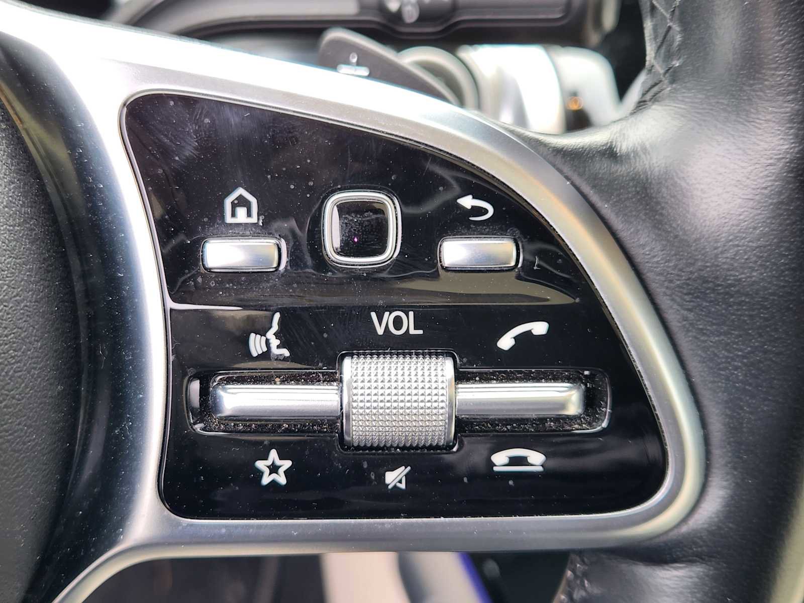 Used 2022 Mercedes-Benz GLB 250 4MATIC image 23