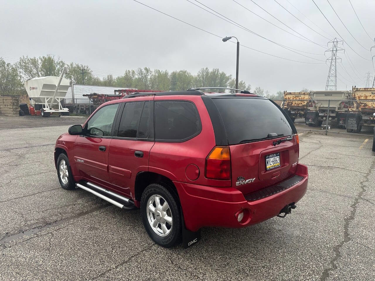 Used 2005 GMC Envoy SLE AWD/4WD image 3