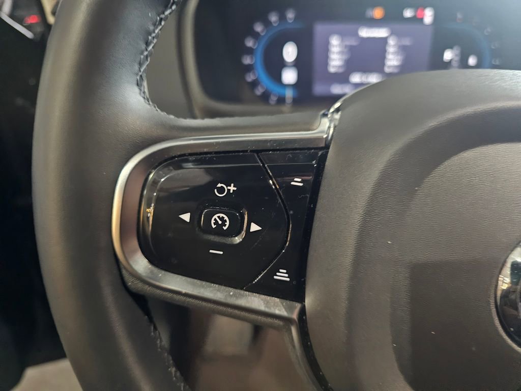 Certified 2024 Volvo XC90 B6 Plus w/ Protection Package Premier AWD/4WD image 22