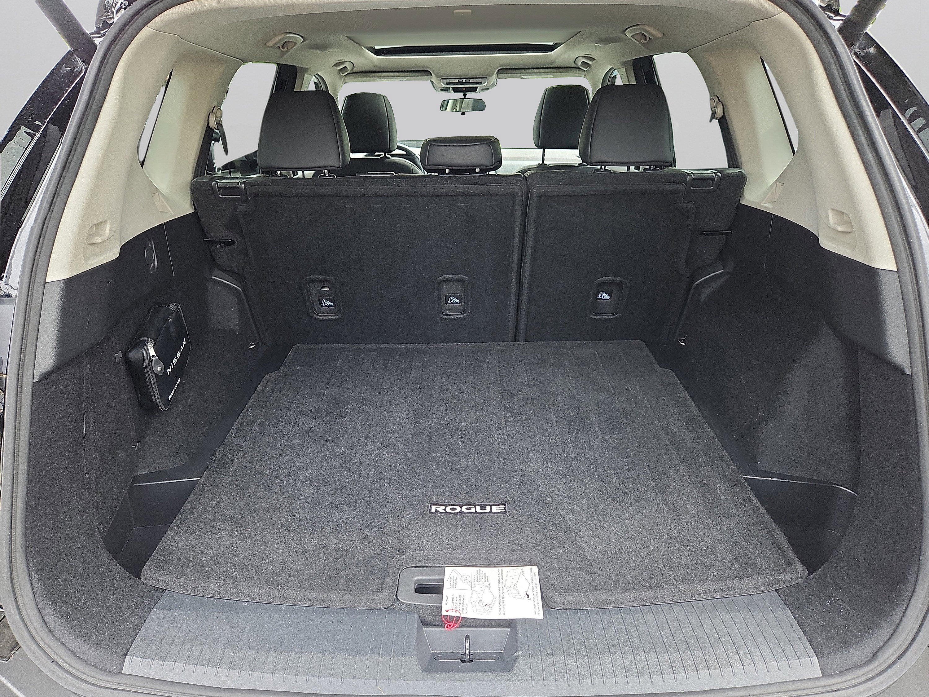 Used 2022 Nissan Rogue SV w/ SV Premium Package image 34