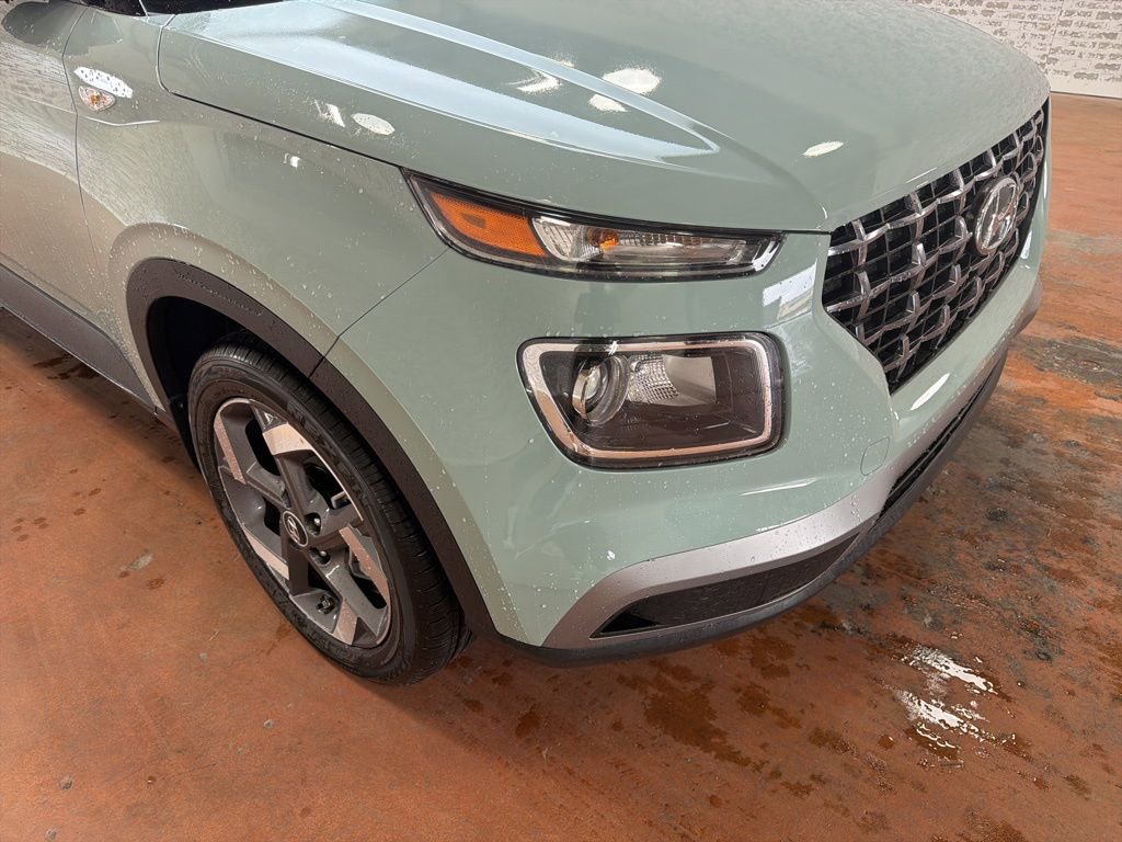 Used 2026 Hyundai Venue SEL FWD image 9