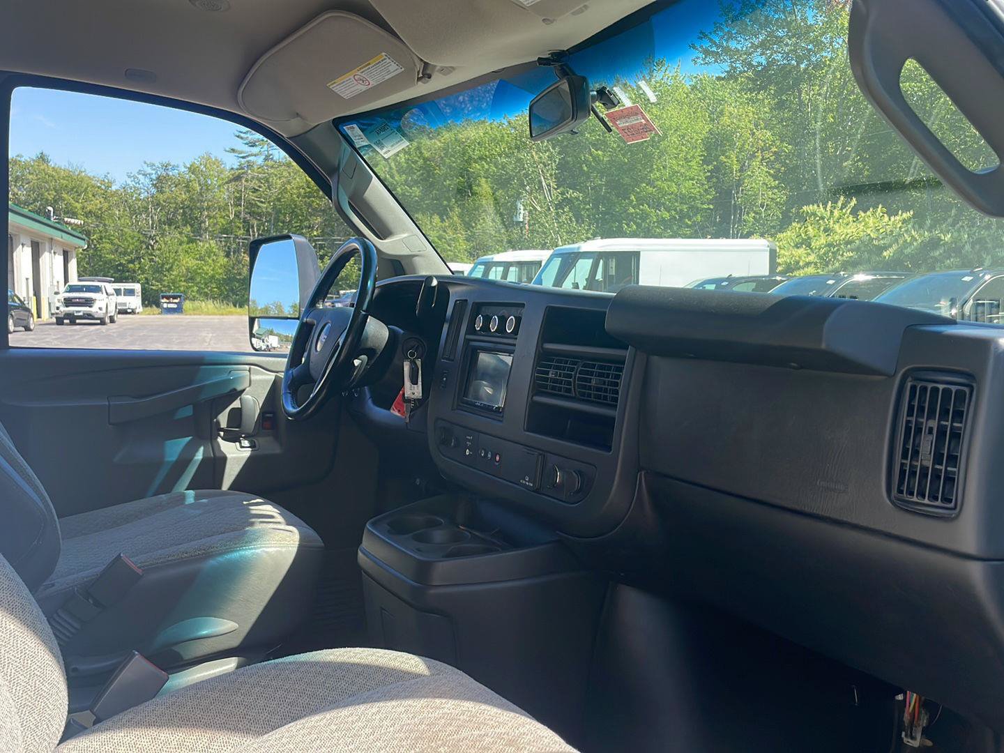 Used 2020 GMC Savana 3500 w/ Power Convenience Package RWD image 14