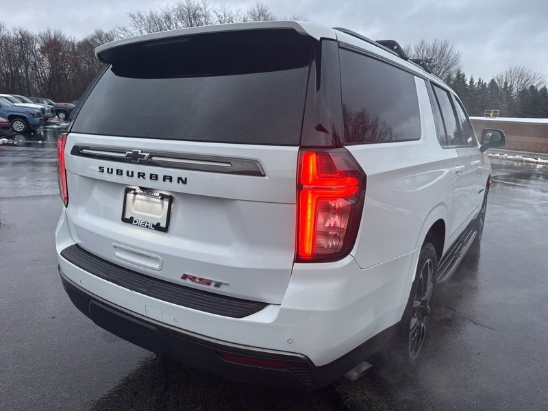 Used 2021 Chevrolet Suburban RST w/ Luxury Package image 3