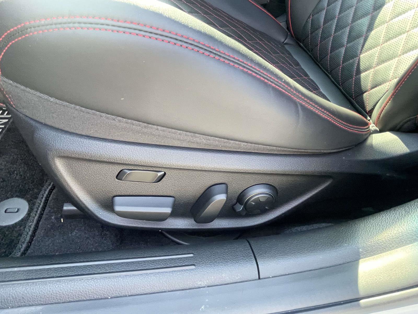 Used 2023 Genesis G70 3.3T w/ Sport Prestige Package image 13