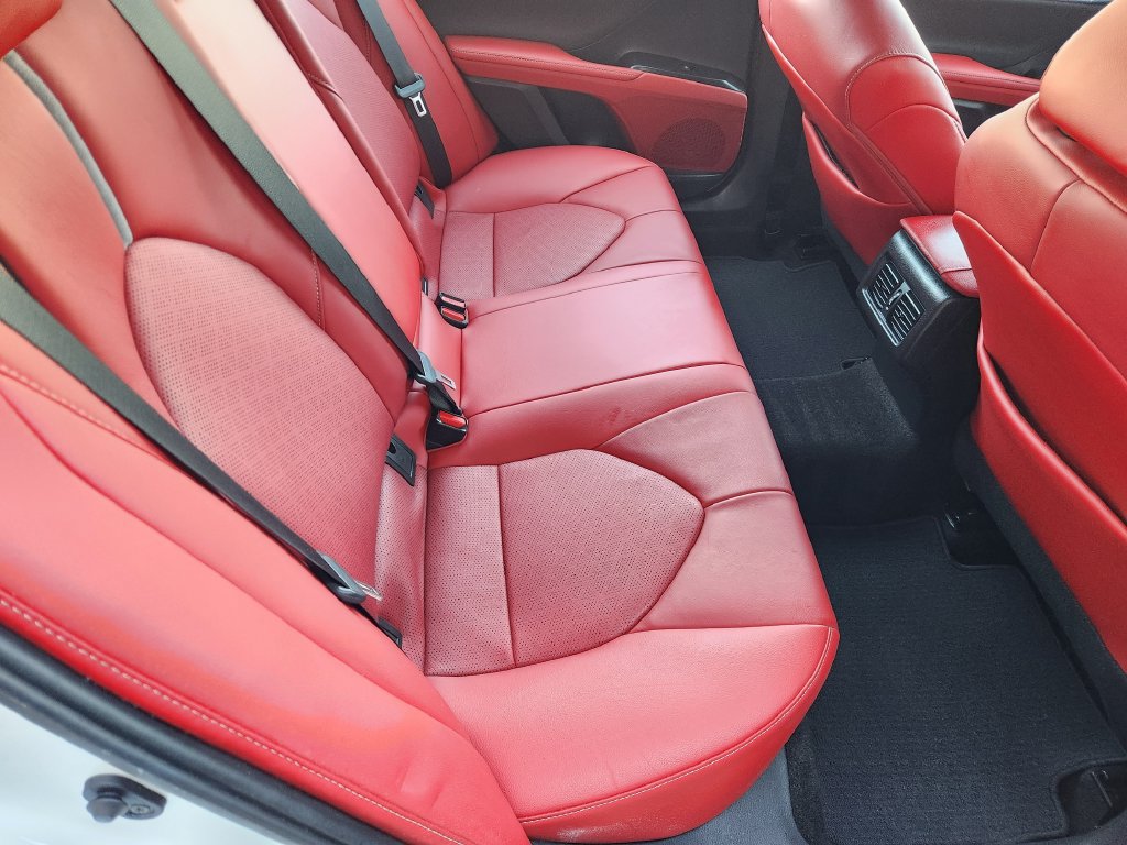 Used 2020 Toyota Camry XSE FWD image 31