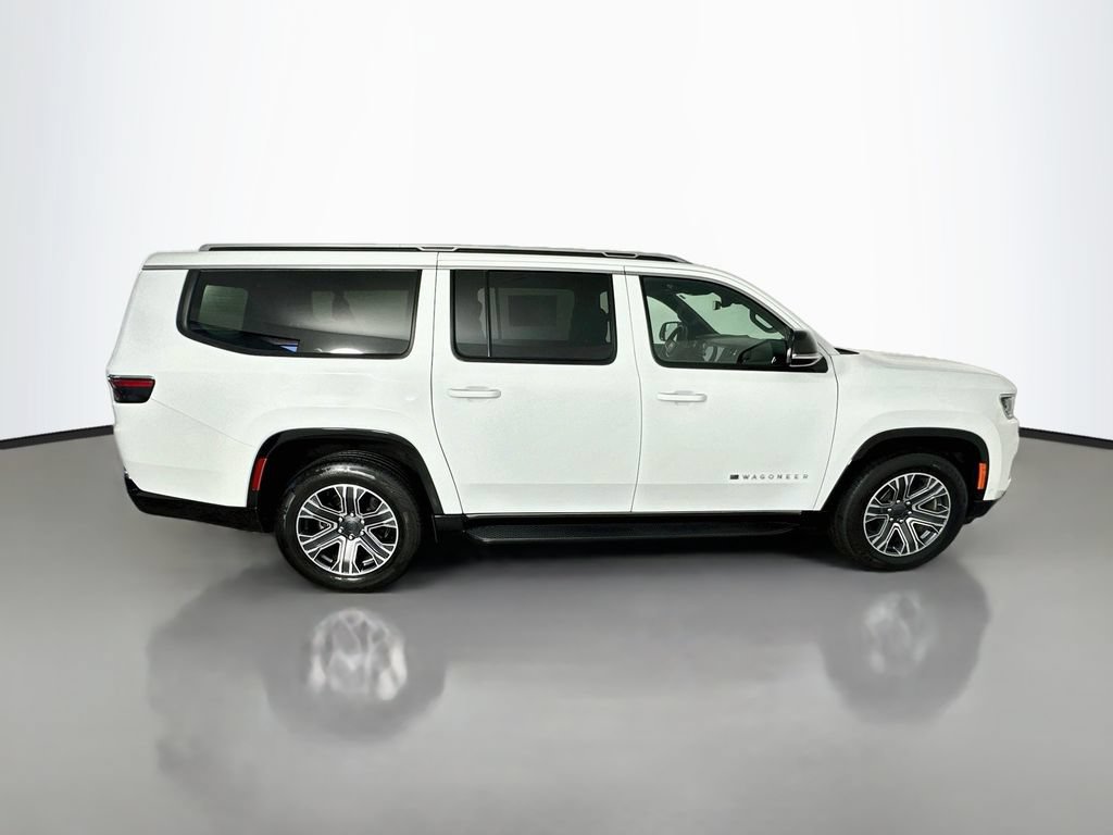 Used 2024 Jeep Wagoneer L Series II w/ Flexible Seating Group RWD image 8