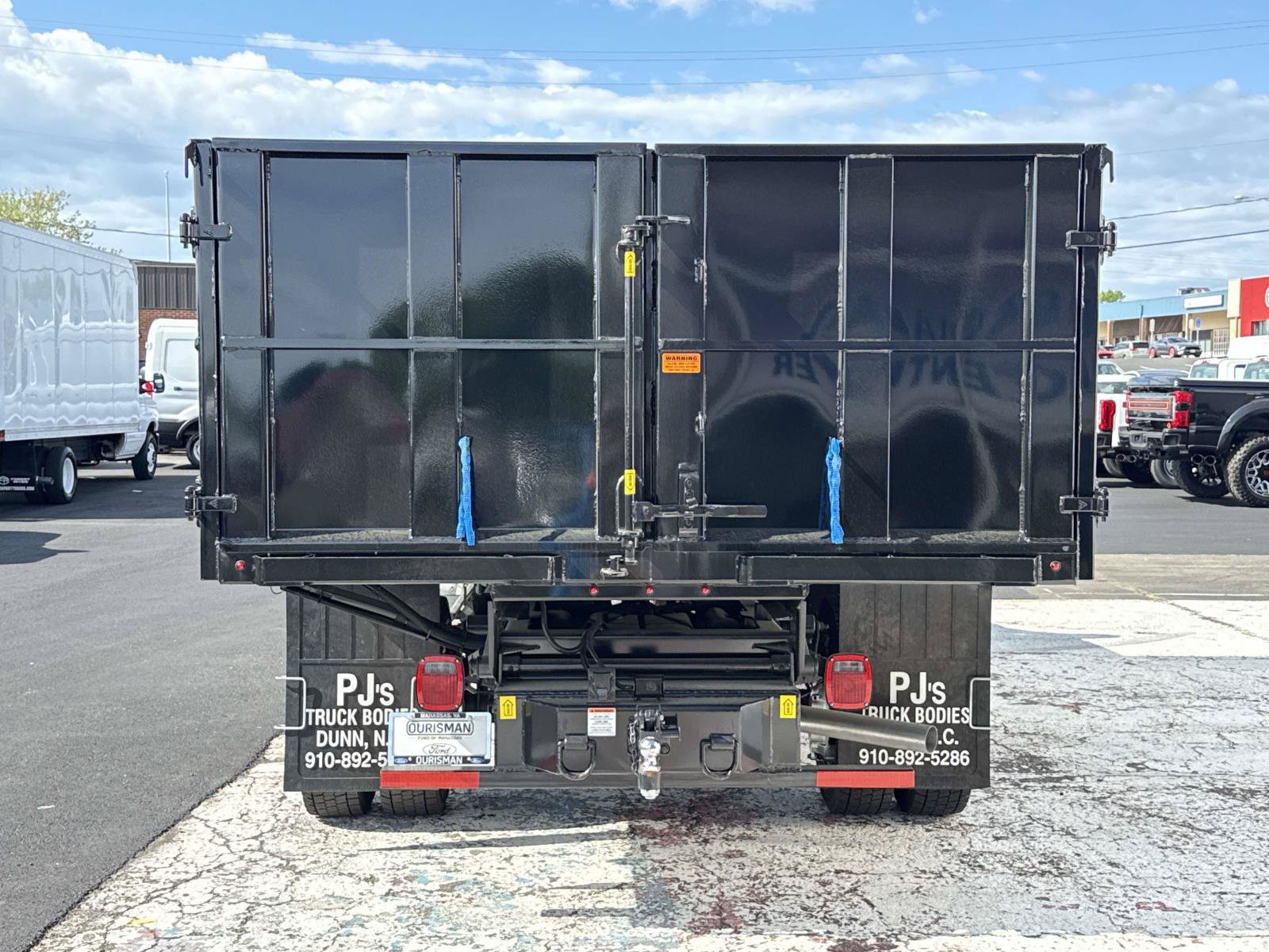 New 2025 Ford F550 4x4 Crew Cab image 4