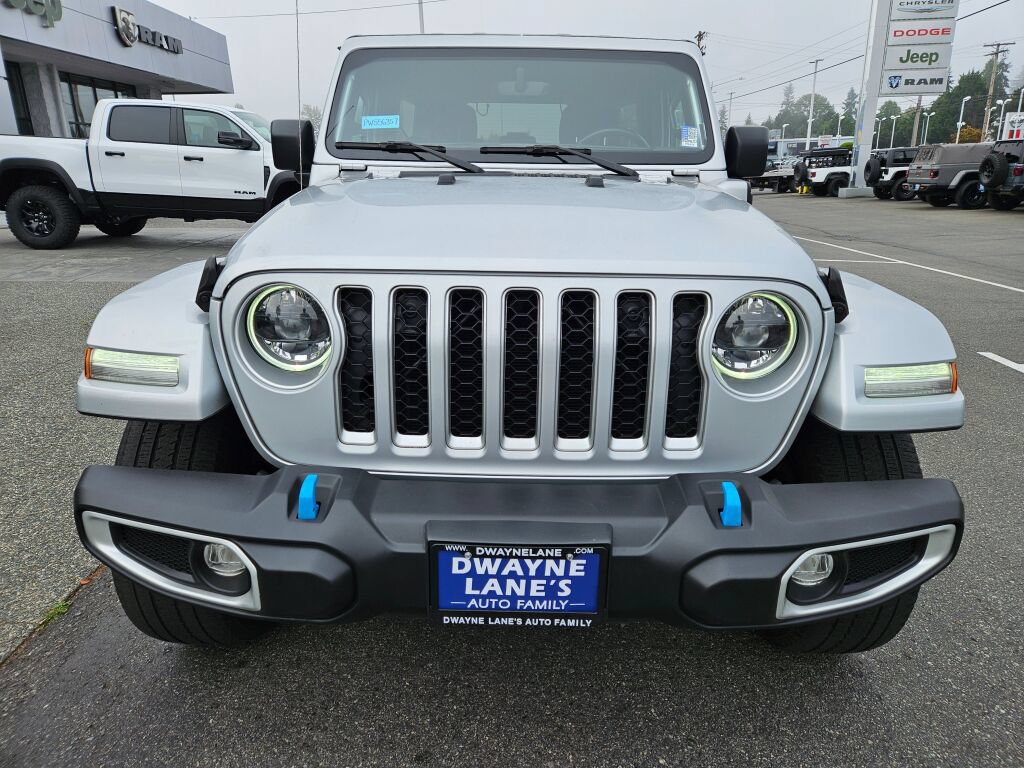 Used 2023 Jeep Wrangler Unlimited Sahara w/ Cold Weather Group AWD/4WD image 8
