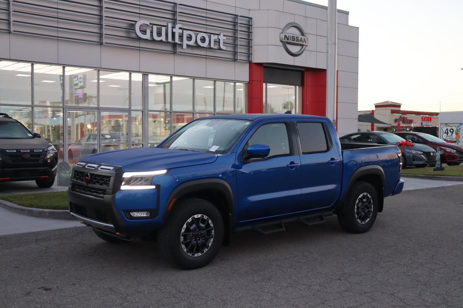 New 2026 Nissan Frontier 4x4 Crew Cab image 2