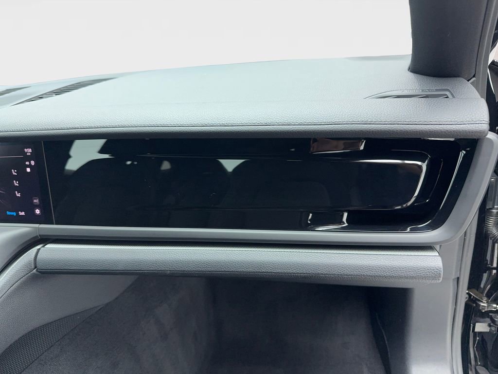 Used 2025 Porsche Panamera w/ Premium Package image 37