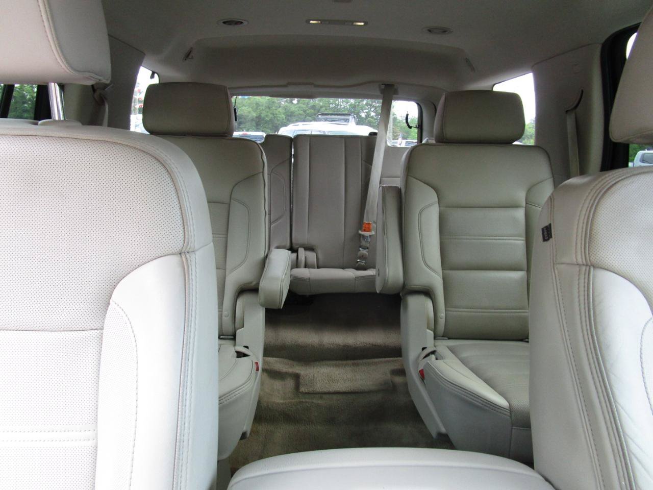 Used 2015 GMC Yukon Denali w/ Touring Package RWD image 36