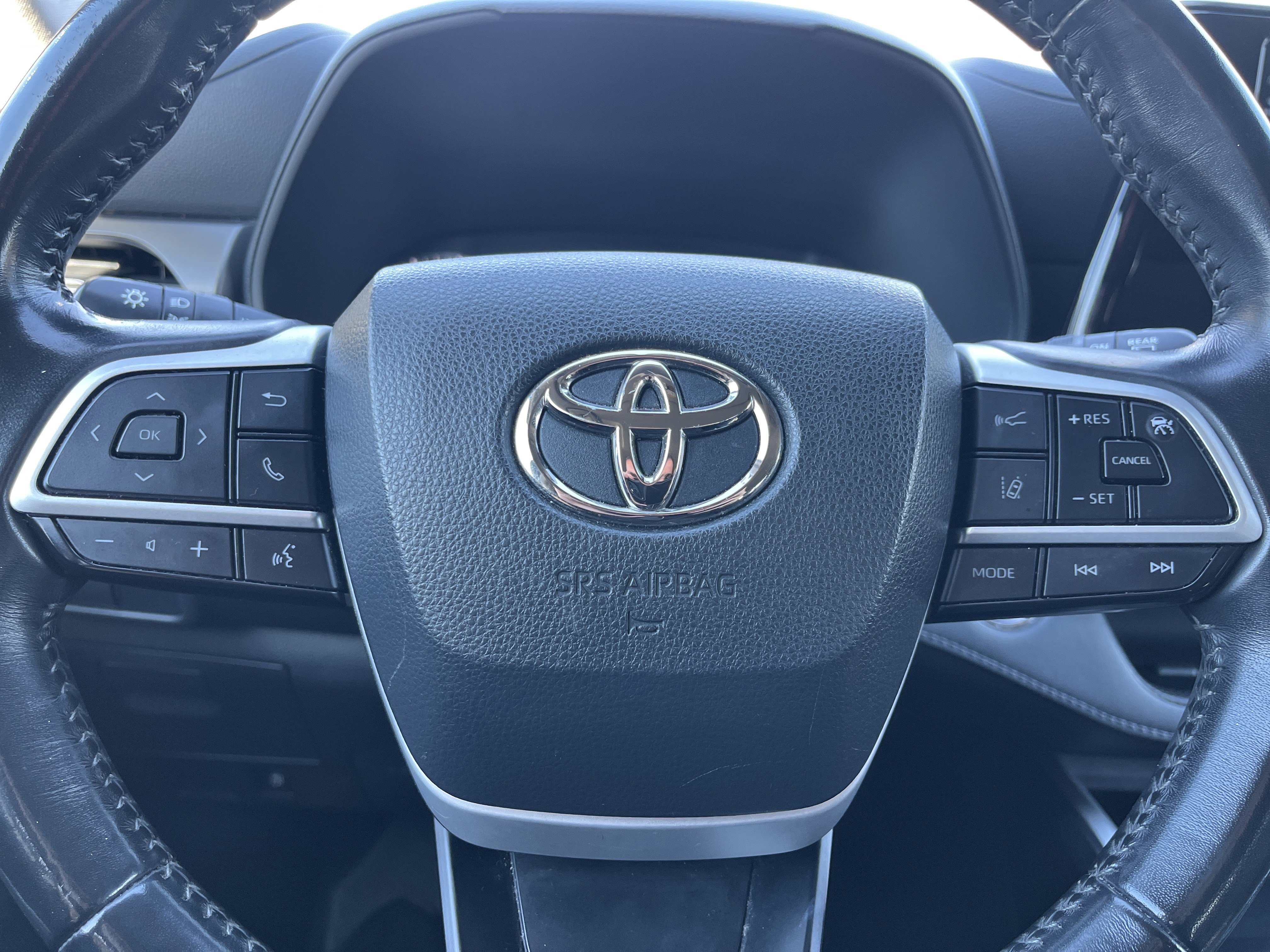 Used 2022 Toyota Highlander LE image 11