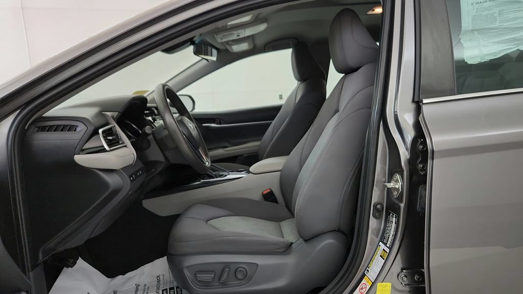 Certified 2018 Toyota Camry LE FWD image 25