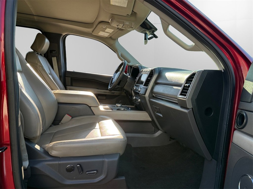 Certified 2019 Ford Expedition XLT w/ Equipment Group 202A image 14