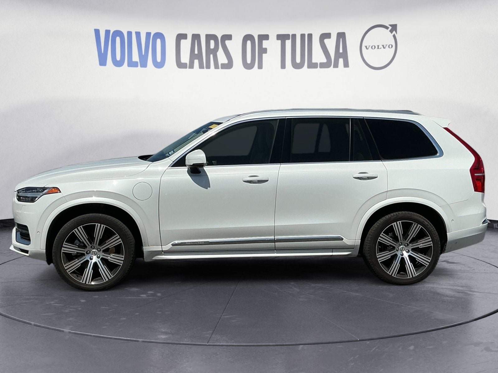 Used 2023 Volvo XC90 T8 Plus w/ Protection Package Premier AWD/4WD image 2