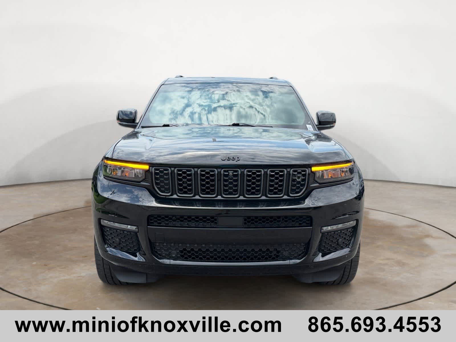 Used 2024 Jeep Grand Cherokee L Summit AWD/4WD image 8