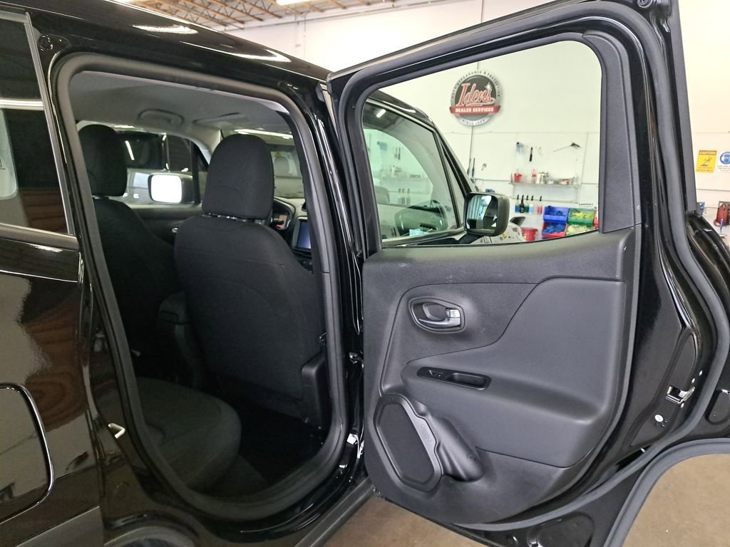 Used 2022 Jeep Renegade Sport image 15