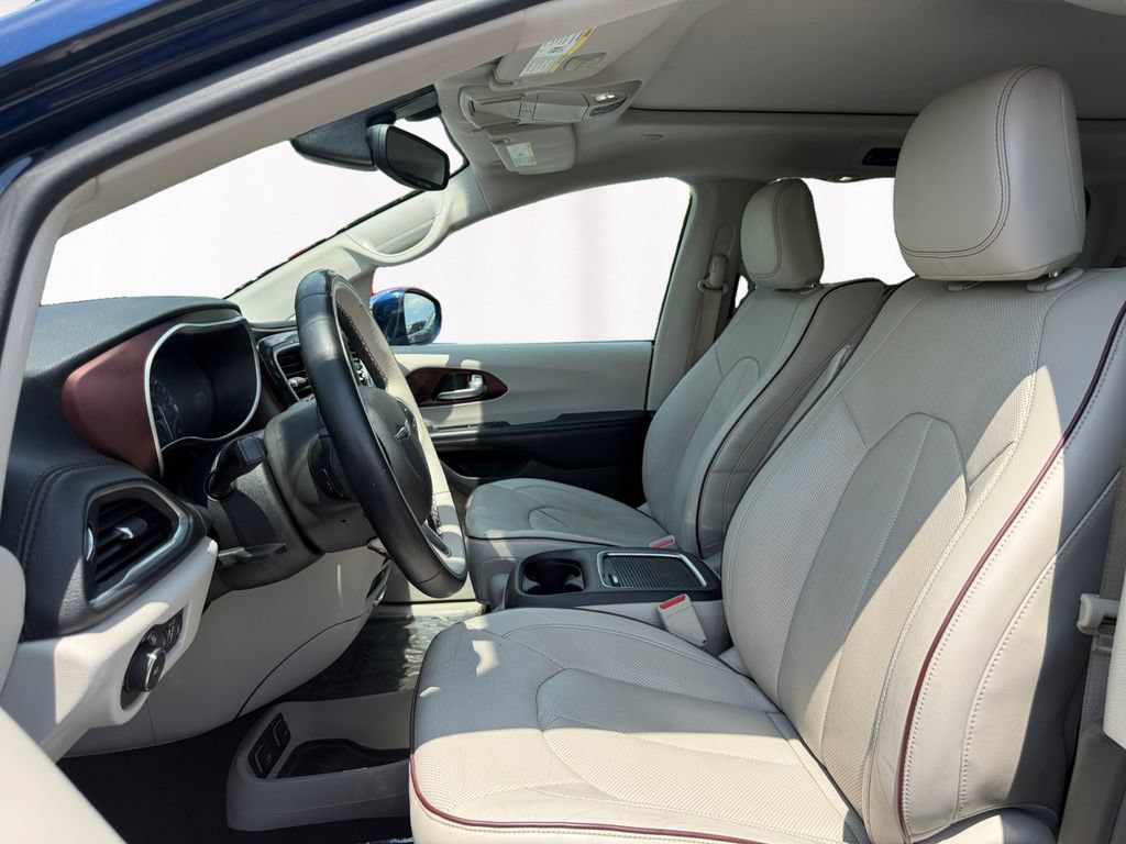Used 2017 Chrysler Pacifica Limited FWD image 9