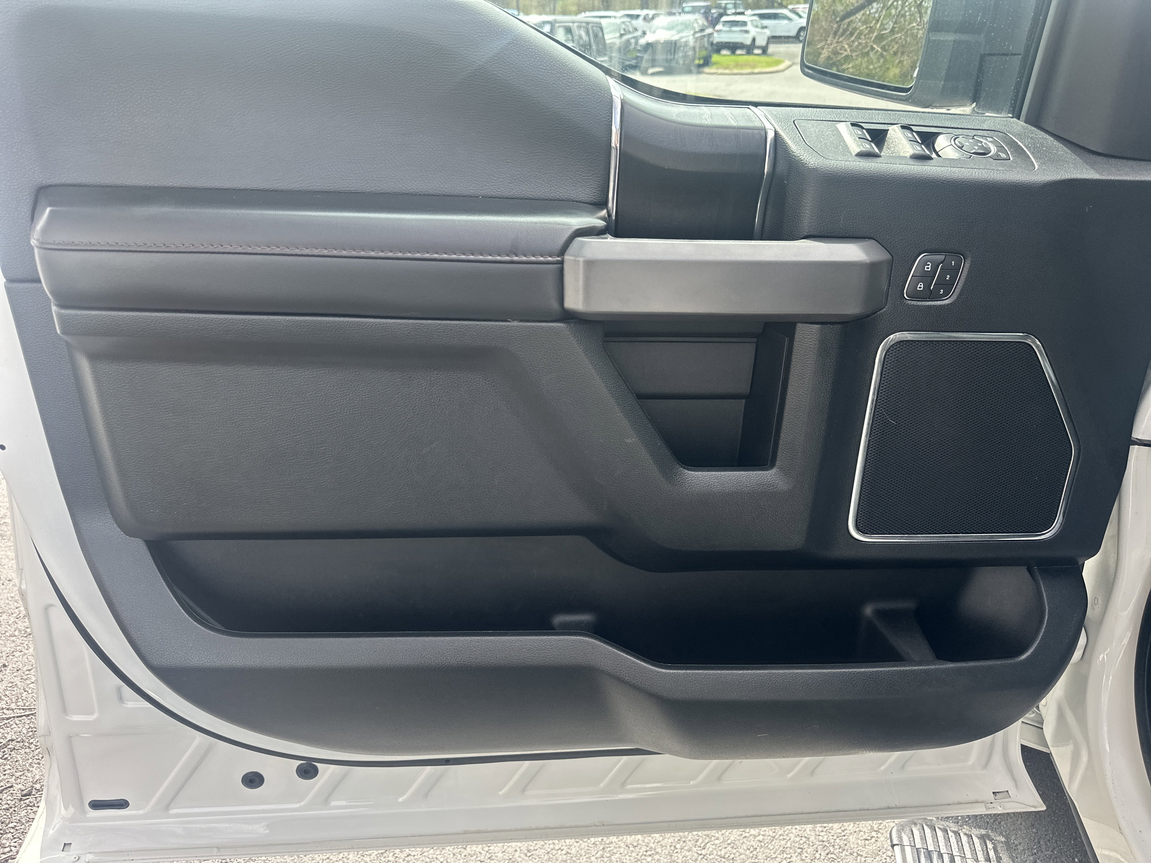 Used 2019 Ford F150 Platinum image 18
