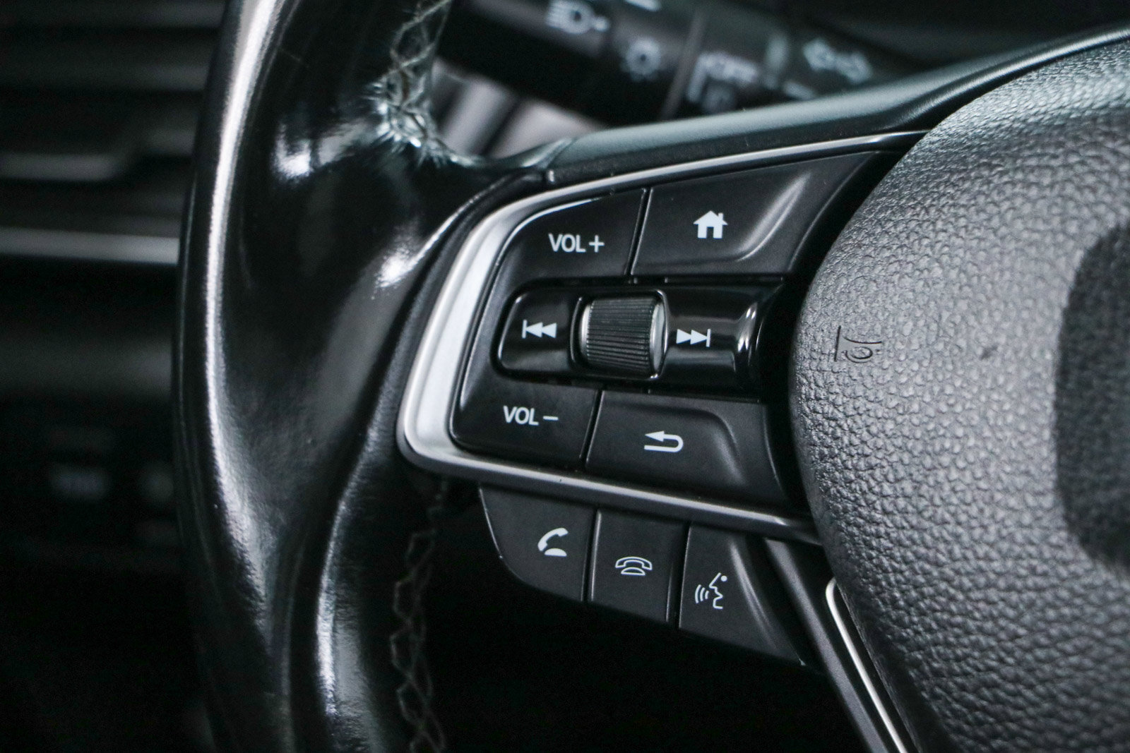 Used 2018 Honda Accord EX-L image 10