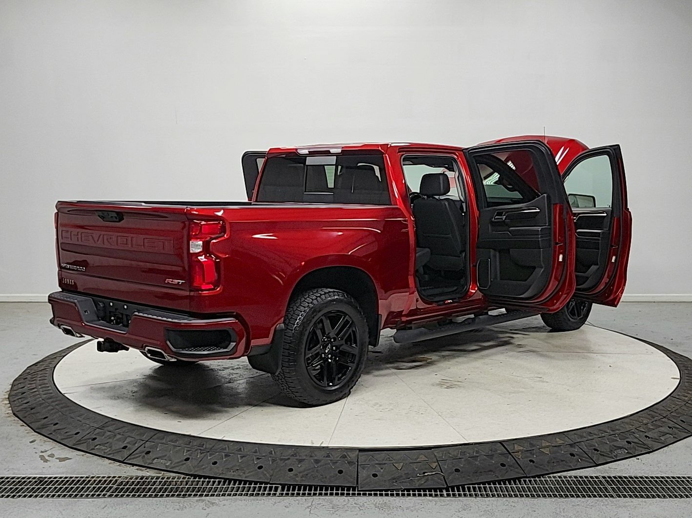 Used 2022 Chevrolet Silverado 1500 RST w/ Convenience Package II AWD/4WD image 15