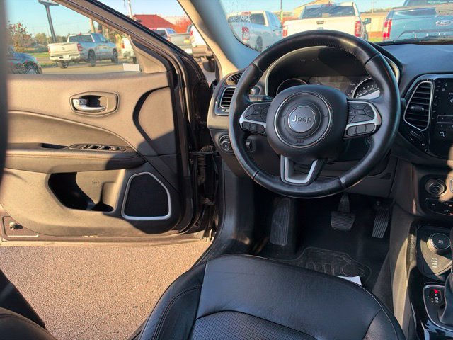 Used 2018 Jeep Compass Limited AWD/4WD image 16