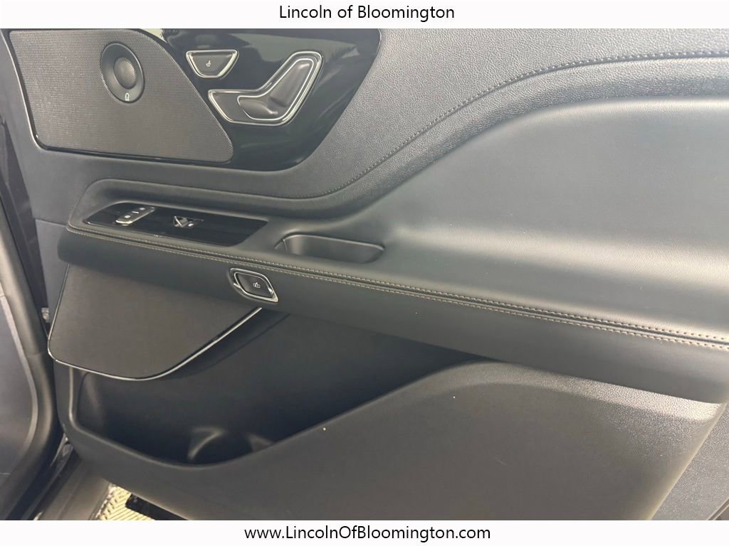 New 2026 Lincoln Aviator AWD image 18