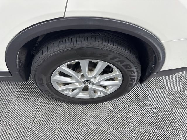 Used 2019 Nissan Rogue SV image 12