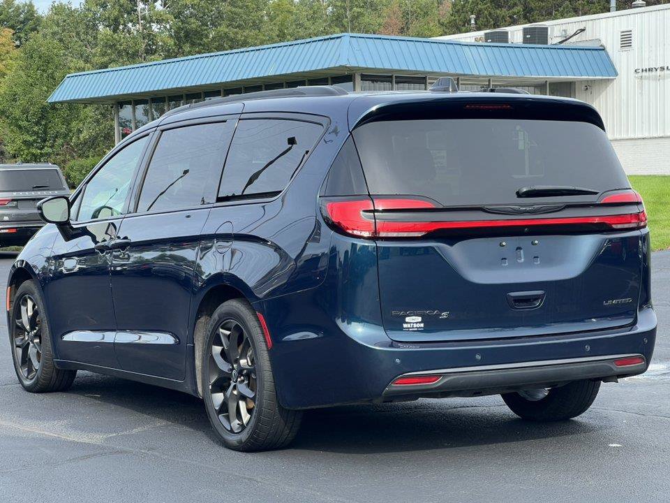 Used 2025 Chrysler Pacifica Limited FWD image 8