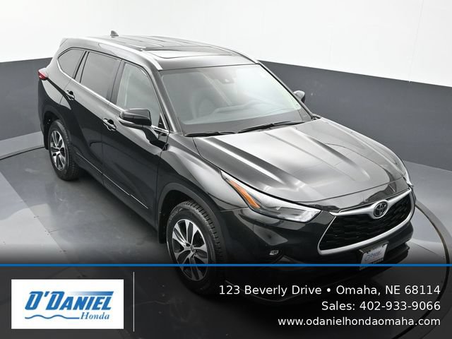 Used 2023 Toyota Highlander XLE AWD/4WD image 20