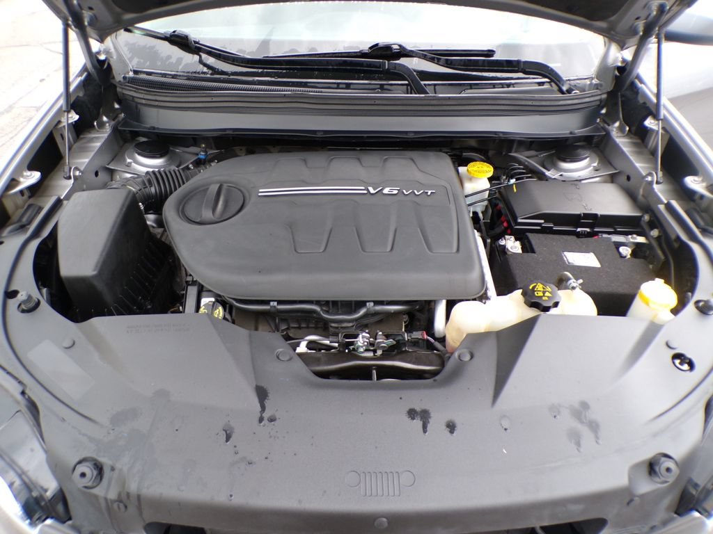 Used 2019 Jeep Cherokee Limited AWD/4WD image 34