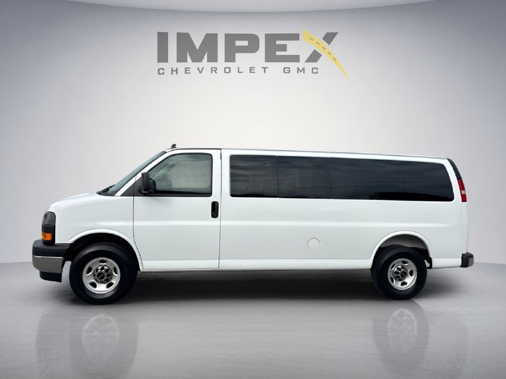 Used 2025 GMC Savana 3500 LT w/ LT Preferred Equipment Group RWD image 3