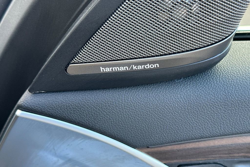 Used 2021 BMW 530i w/ Premium Package image 19