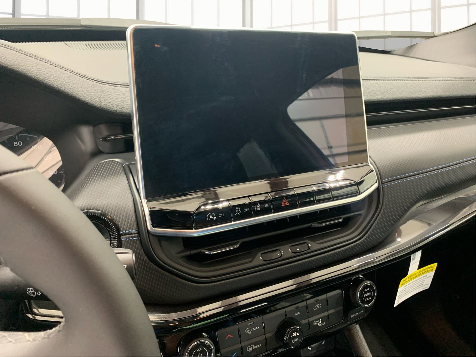 Used 2025 Jeep Compass Latitude w/ Altitude Special Edition image 12