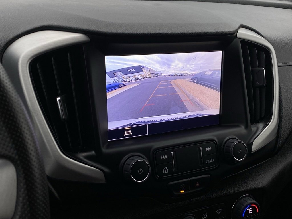 Used 2024 GMC Terrain SLE w/ Driver Convenience Package image 16