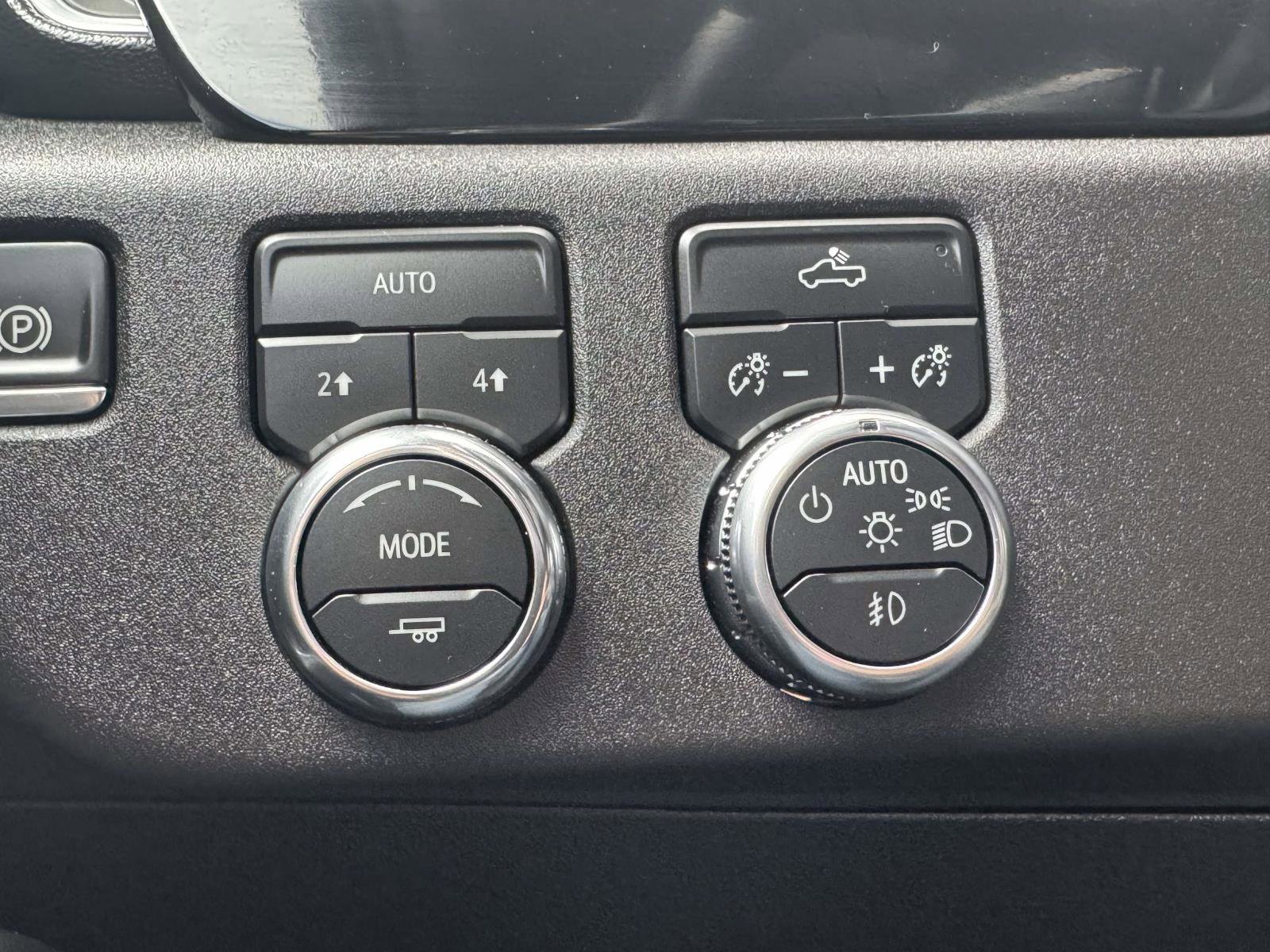 Used 2025 GMC Sierra 1500 Elevation image 24