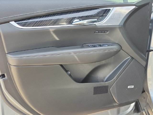 Used 2025 Cadillac XT6 Premium Luxury AWD/4WD image 29