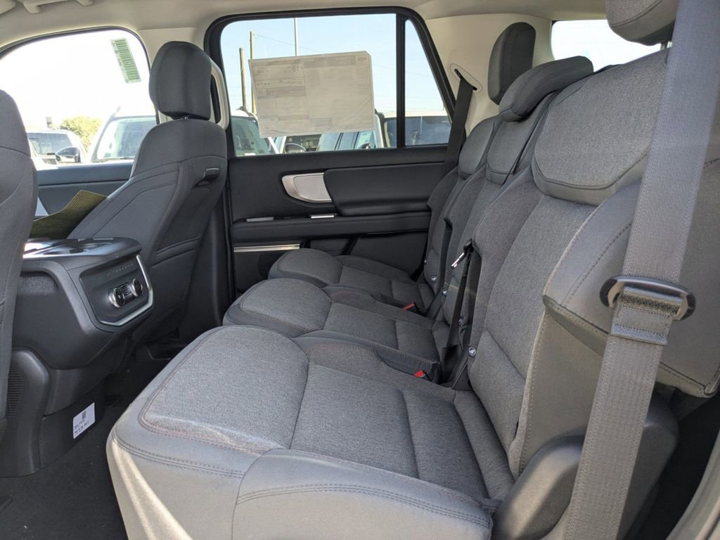 New 2025 Ford Expedition Active image 15