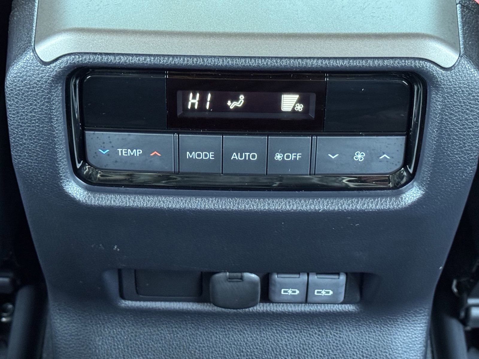 Used 2025 Toyota Land Cruiser image 30